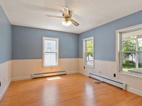 24 Oak Ave, Leominster MA 01453