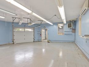24 Oak Ave, Leominster MA 01453