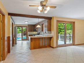 24 Oak Ave, Leominster MA 01453