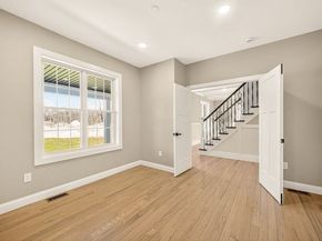10 Falcon Dr, Shrewsbury MA 01545