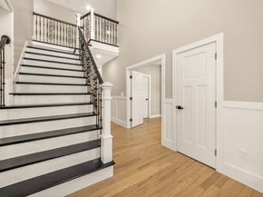 10 Falcon Dr, Shrewsbury MA 01545