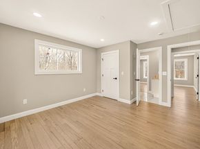 10 Falcon Dr, Shrewsbury MA 01545