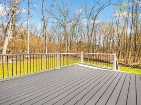 10 Falcon Dr, Shrewsbury MA 01545