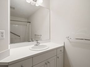 56 Village Drive 7  Bldg 2, Marlborough MA 01752