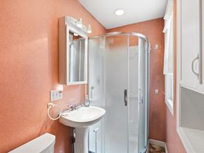 17 Oak Knoll, Arlington MA 02476