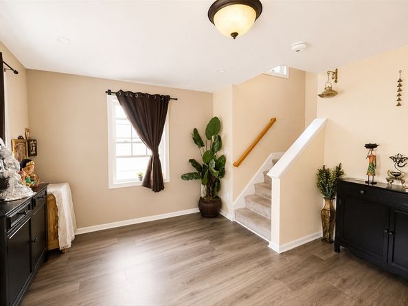 18 Frongillo Farm Rd, Worcester MA 01604