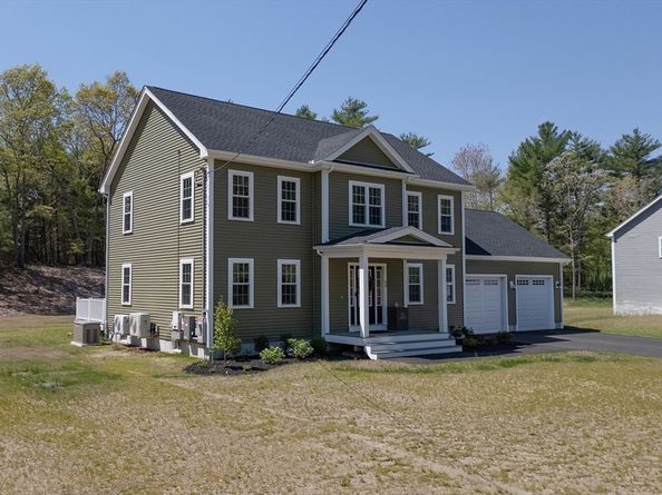 90 Howland Rd, Lakeville MA 02347