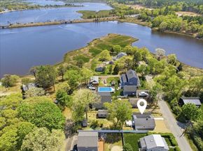 64 Rosepoint Ave, Wareham MA 02576