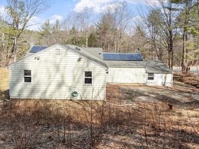 511 E County Rd, Rutland MA 01543