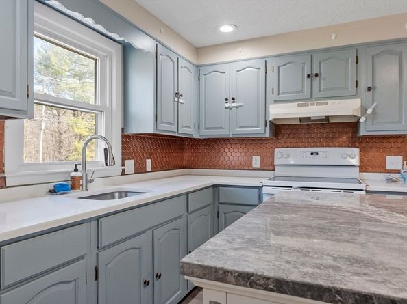 511 E County Rd, Rutland MA 01543