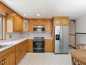 4 Ayrshire Rd, Worcester MA 01604