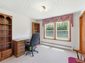 4 Ayrshire Rd, Worcester MA 01604