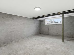 123 Pine Hill Cir, Waltham MA 02451