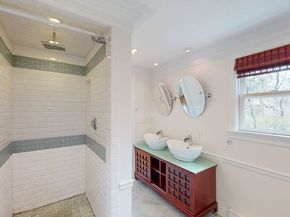 22 Longfellow Rd, Worcester MA 01602
