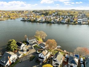 10 Lake View Pl, Lynn MA 01904