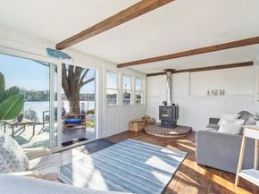 10 Lake View Pl, Lynn MA 01904