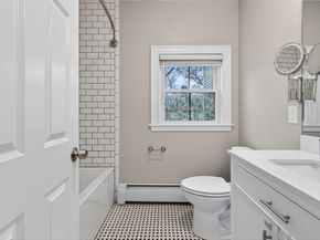 49 Essex St 2L, Salem MA 01970
