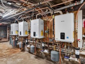 49 Essex St 2L, Salem MA 01970