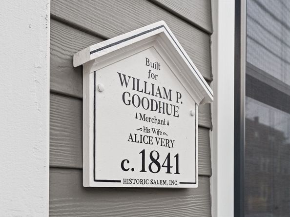 49 Essex St 2L, Salem MA 01970
