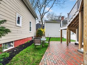 49 Essex St 2L, Salem MA 01970