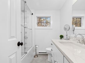 153 Wapping Rd, Kingston MA 02364