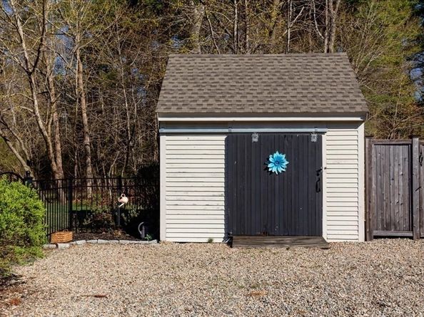 153 Wapping Rd, Kingston MA 02364