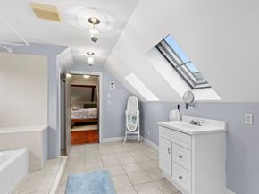 153 Wapping Rd, Kingston MA 02364