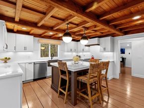 153 Wapping Rd, Kingston MA 02364