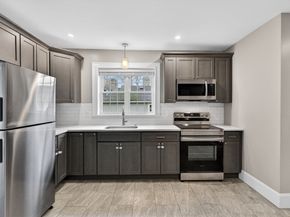 49 Essex St 2R, Salem MA 01970