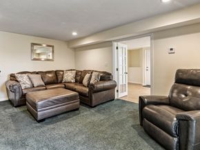 4 Brookmeadow Ln, Grafton MA 01560