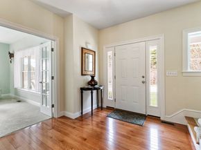 4 Brookmeadow Ln, Grafton MA 01560