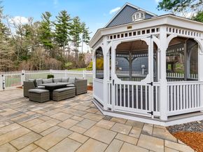 4 Brookmeadow Ln, Grafton MA 01560