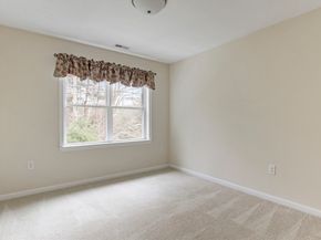 4 Brookmeadow Ln, Grafton MA 01560