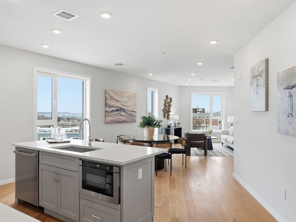 267 Old Colony 506, Boston MA 02127