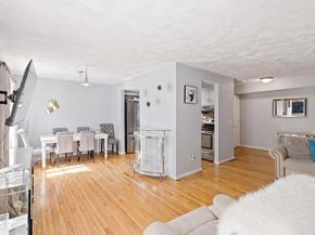112 Lowell St 11, Peabody MA 01960