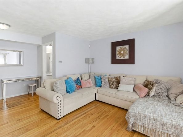 112 Lowell St 11, Peabody MA 01960