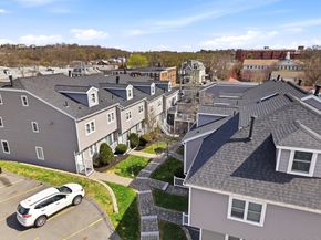 112 Lowell St 11, Peabody MA 01960