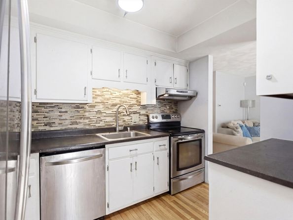 112 Lowell St 11, Peabody MA 01960
