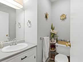 112 Lowell St 11, Peabody MA 01960