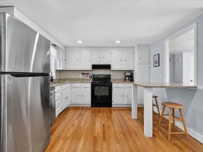 72 Ledgebrook Rd, Weymouth MA 02190