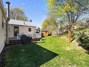 72 Ledgebrook Rd, Weymouth MA 02190