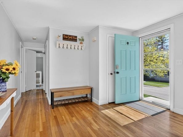 72 Ledgebrook Rd, Weymouth MA 02190