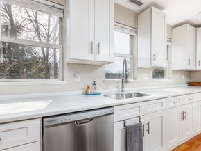 26 Cedar St 2, Marblehead MA 01945