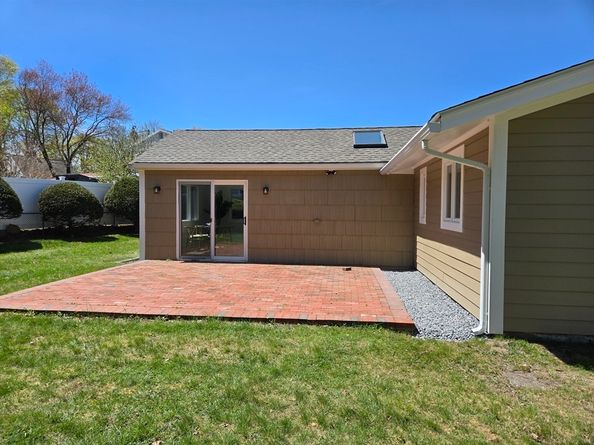 1 Ridge Hill Rd, Canton MA 02021