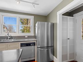 3 Massasoit St, Plymouth MA 02360