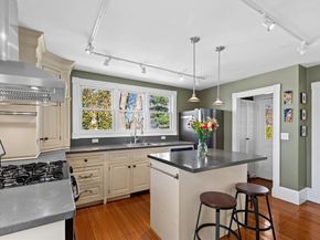 3 Massasoit St, Plymouth MA 02360