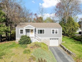 16 Lakeview Dr, Littleton MA 01460