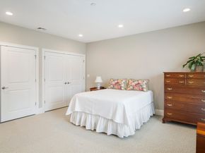 10 Graystone Cir 10, Winchester MA 01890