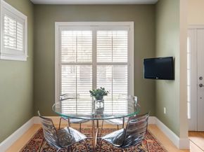 10 Graystone Cir 10, Winchester MA 01890