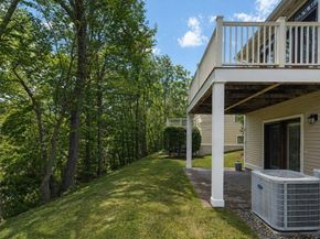 10 Graystone Cir 10, Winchester MA 01890